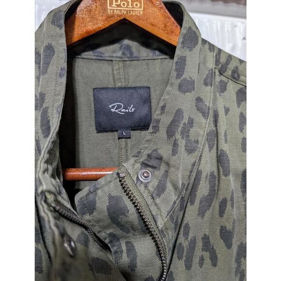 Rails Women's Green Cheetah Print Front-Zip Long-Sleeve Jacket Size L - Picture 2 of 9